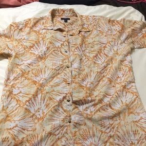 Men’s VanHeusen button up.  